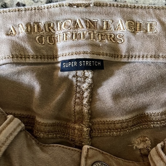 American Eagle MIDI Jean Shorts Size 8 - Picture 3 of 4